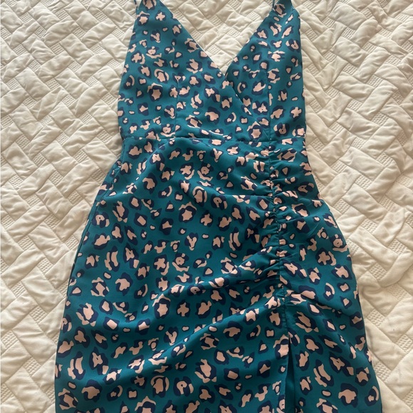 SUPERDOWN MIA MINI DRESS IN LEOPARD - Picture 2 of 7